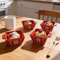 Bol carré en céramique rouge festif avec motif flocon de neige en relief et poignées, résistant au four, idéal pour les collations à la maison, en cuisine ou au restaurant