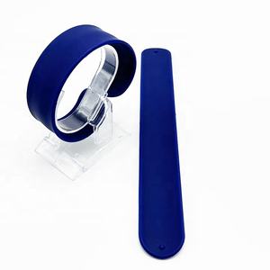 中国のメーカー大人のエクストラロングシリコンリストバンドフレキシブルスナップラバーリストバンドスラップブレスレット子供用 - Product Image 3