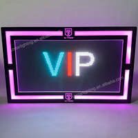Fournitures d'usine de haute qualité noir acrylique rvb Flash APP Programmable Led Message Sign Board pour bar Party Lounge Display Racks