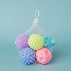 Jouet de préhension pour bébé, lot de 6 balles Manhattan en caoutchouc souple, pour le massage tactile, la perception tactile et le jeu de pincement, jouet éducatif pour le bain - Product Image 4