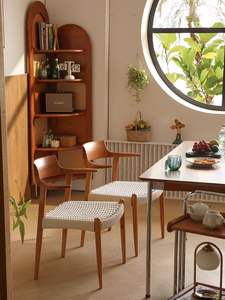 Ghế ăn bằng gỗ nguyên khối cổ điển Nhật Bản có tay vịn treo tựa lưng Ghế trung thế kỷ Nhà thiết kế nội thất - Product Image 4