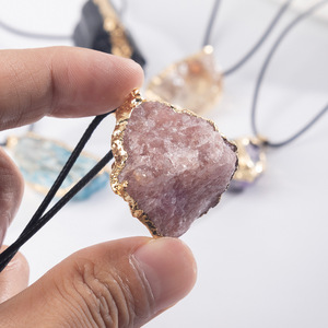 Kalung Liontin Batu Alam Perhiasan Batu Permata Tidak Beraturan Kalung Boho Hadiah Wanita Buatan Tangan Unik Manis untuk Dipakai Sehari-hari - Product Image 3