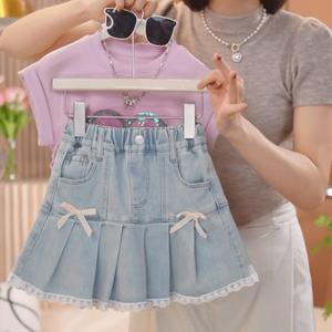 Traje de manga corta de verano para niña, conjunto de dos piezas de estilo extranjero de nuevo amor, camisa de punto de algodón con falda vaquera, diseño de estampado informal - Product Image 5