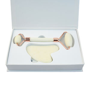 Private Label Facial Roller <span class=keywords><strong>Massager</strong></span> 100% Natural White Jade Face Roller com Gua Sha Conjunto com Caixa de Embalagem Personalizada OEM - Product Image 1