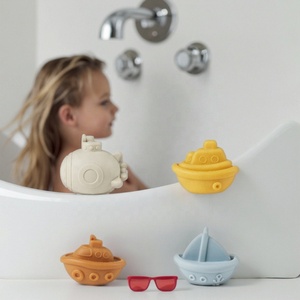 Barco de Juguete con Luces para Bebés <span class=keywords><strong>Konig</strong></span> Kids, Material Ecológico, Diseño de Dibujos Animados, Juguetes para Baño, Bolsas de OPP, Juguetes para Bebés Recién Nacidos - Product Image 1