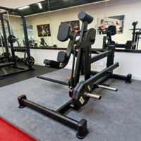 Machine à fessiers professionnelle à charge libre pour usage commercial, avec fonctions de sécurité, pour entraînement des fessiers en position assise, directement de l'usine