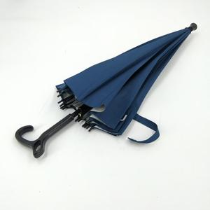 <span class=keywords><strong>Parapluie</strong></span> droit vintage en pongé 190T avec revêtement argenté, poignée et dessus de forme unique, impression de logo personnalisée pour cadeau d'affaires - Product Image 2