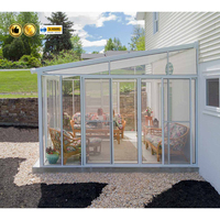 Véranda moderne en aluminium et verre - Jardin d'hiver et serre étanches pour terrasse arrière-cour, design triangulaire