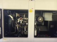 Générateur de secours insonorisé 1206A-E70TTAG3 250kVA-550kVA triphasé 50Hz avec ATS pour les entreprises