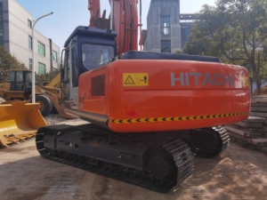 รถขุดตีนตะขาบมือสองจากญี่ปุ่น Hitachi ZX200-3 สีส้ม เครื่องยนต์ฮิตาชิ ระบบไฮดรอลิก สำหรับงานหนัก - Product Image 2