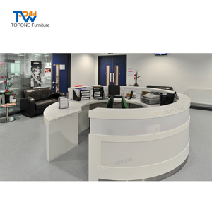 ब्यूटी सैलून रिसेप्शनिस्ट काउंटर डिजाइन आधुनिक कस्टम लोगो आधा राउंड घुमावदार काले संगमरमर के स्वर्ण सैलून रिसेप्शनिस्ट काउंटर - Product Image 1