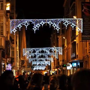 Boule de Noël LED géante lumineuse pour extérieur, décorations de Noël, éclairage commercial, structure en fil métallique, vente chaude - Product Image 5