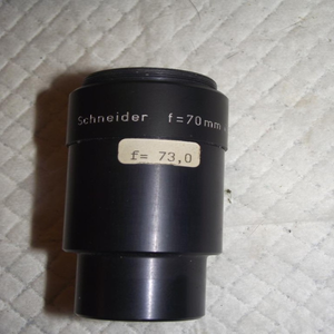 عدسة <span class=keywords><strong>F</strong></span>=75 مم (2.76 بوصة) قابلة للتركيب بالبراغي، جديدة تمامًا وأصلية من نوع Spot Plc - Product Image 1