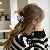 2026 YJL Accessoires pour cheveux pour femmes en stock, design animaux mignons (chat, chien) en PVC, pince requin, pince à cheveux personnalisée, vente en gros