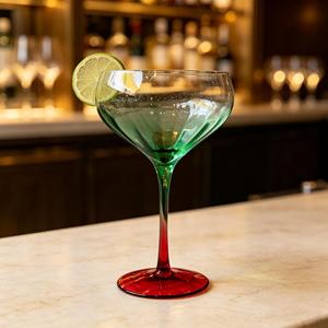 Verre à cocktail Raymond Ombré Crystal |   Verres à pied soufflés à la main, dégradé vert à rouge - Product Image 2
