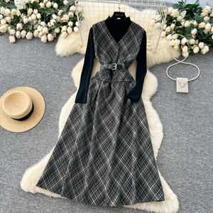 Set Pakaian Vintage Musim Gugur 2 Potong untuk Wanita Atasan dan Gaun Kotak-kotak Lukisan Tangan Grosir Pakaian - Product Image 2