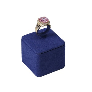Présentoir de bague de bijoux en microfibre bleu personnalisé présentoir de bijoux en gros pour bague - Product Image 1