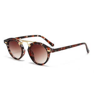 WearMe Vintage <b>Square</b> Polarized <b>Sunglasses</b> Full Rim Unisex Adult Casual Beige Tortoise Gradient Brown Lenses - Product Image 5