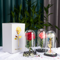 Vente en gros d'usine, fleurs artificielles à LED pour la fête des mères, base en bois noir, rose galaxie dans un dôme en verre