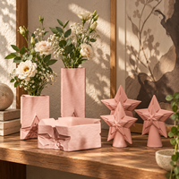 Plateau en céramique rose et collection de sculptures étoiles – Décoration géométrique pour la maison, idéal pour la présentation sur table