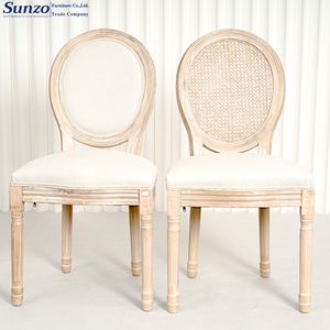 Chaise Louis en bois massif avec dossier en rotin pour événements de mariage, banquets d'hôtel et sièges commerciaux - Product Image 3