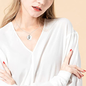 Collana in Acciaio Inossidabile 18k PVD, Gioiello Regalo Placcato Oro con Messaggio 'Ti Amo', Ciondolo Personalizzato a Forma di Lettera d'<span class=keywords><strong>Amore</strong></span> e Busta - Product Image 2