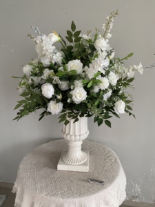 Guirlande florale suspendue vert forêt, chemin de table blanc pur 60 cm, fleurs de centre de table, chemin de fleurs pour allée, amarante - Product Image 6