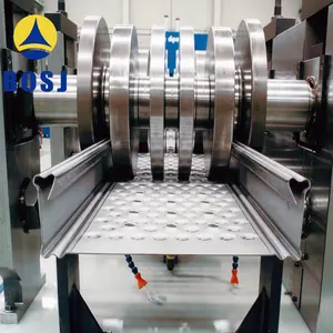 Petit pain de planches d'échafaudage en métal de planche de marche d'entretien de bâtiment d'épaisseur de 2mm-3mm formant la machine