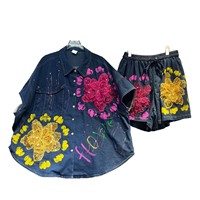 Chemises en jean brodées de fleurs 3D perlées de diamants et de sequins, chemisiers à lettres graffiti peintes au pistolet, hauts de cowboy + shorts, ensemble 2 pièces