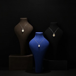 Expositor de pie de alta gama personalizado para retratos, collares y joyas, para mostrador y armario - Product Image 1