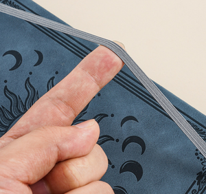 Libreta de Tapa Dura de Cuero Sintético <span class=keywords><strong>PU</strong></span> con Logotipo Personalizado, Agenda, Cuaderno A5 con Grabado en Relieve en Toda la Cubierta, Banda Elástica y Soporte para Bolígrafo - Product Image 3