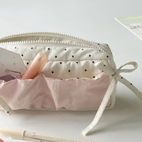 Trousse à crayons en tissu motif pois fraise, pochette de papeterie blanche avec nœud en forme de cœur et compartiment zippé