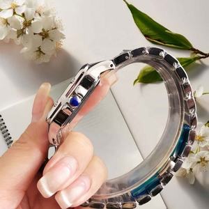 Reloj de pulsera para hombre con caja de aleación de lujo de 40 mm, movimiento de cuarzo, correa de silicona y esfera de cristal - Product Image 5