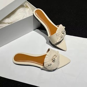 Pantofole basse da <span class=keywords><strong>donna</strong></span> con decorazioni a fiori e perle vendita calda 2025 estate nuovi sandali da spiaggia casual da <span class=keywords><strong>donna</strong></span> - Product Image 5