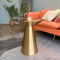 Petite table moderne dorée d'appoint ronde en acier inoxydable Table d'appoint dorée en or au design italien pour meubles de maison d'hôtel