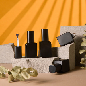 Stock 10ml 15ml New Mould Black Empty Uv <strong>Gel</strong> <strong>Nail</strong> Polish Glass Top Coat Base Coat Cat Eye <strong>Gel</strong> Varnish Bottle With Brush Cap - Product Image 1