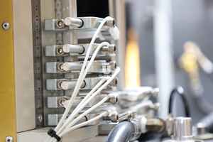 Tự động phôi tốc độ cao 5gallon + 250ml chai nước thổi khuôn máy Pet PP nhựa chế biến động cơ động cơ thành phần cốt lõi - Product Image 2