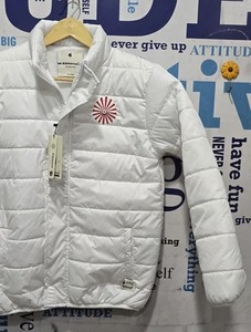 Veste coupe-vent à capuche très demandée pour l'extérieur, résistante au vent et à séchage rapide, pour une utilisation en toutes saisons, en vente - Product Image 3