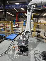 Robot de peinture par pulvérisation antidéflagrant : Robot de peinture par pulvérisation automatisé pour les industries chimiques, navale et automobile.