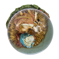 Globe de neige de la Nativité de Noël fait à la main avec globe d'eau de la Sainte Famille en résine musicale
