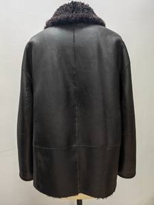 Abrigo Reversible de Piel de Oveja para Mujer, Color Marrón Oscuro, con Solapa de Piel, Largo Medio, con Botones - Product Image 4