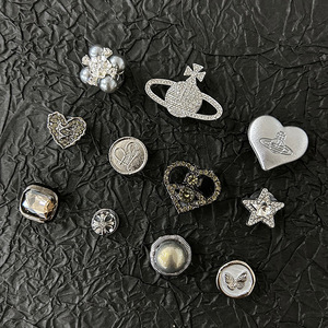 Vente en gros en stock de décorations de sabots en strass bling de <span class=keywords><strong>luxe</strong></span> personnalisées décorations de chaussures à boucle en métal et diamant décorations de chaussures breloques de chaussures - Product Image 2