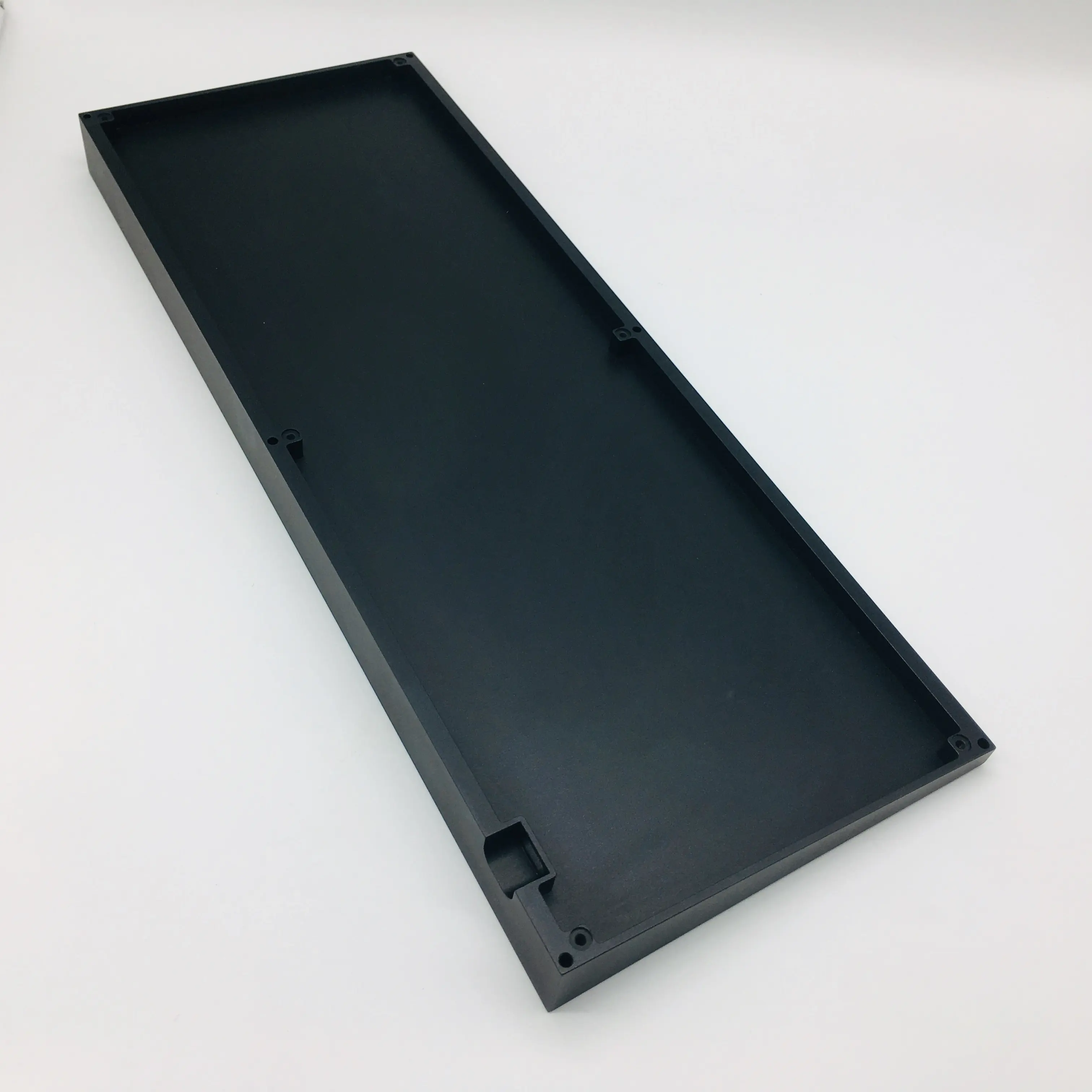 Özel boyut cnc freze alaşım metal plaka siyah renk için anodize alüminyum cnc parçaları klavye levha