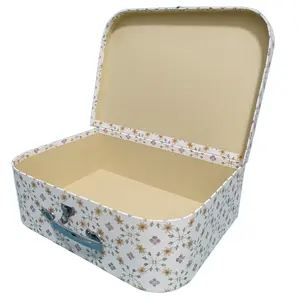 Boîte de valise en carton faite à la main pour voile de mariage Caractéristiques du paquet Estampage Feuille d'or Laminage mat Laminage de gloire