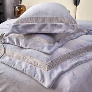 Ensemble de literie personnalisable de style européen et américain en 4 pièces, 1 drap, 2 taies d'oreiller, 1 housse de couette, tissu en velours de lait polyester - Product Image 5