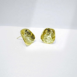 Boucles d'oreilles unisexes en argent sterling 925 plaqué or, style hip hop, forme irrégulière, minimalistes, géométriques, mode western. - Product Image 1