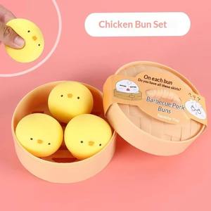 Jouet Squishy Rouge en Plastique Simulant un Char Siu Bao, <span class=keywords><strong>à</strong></span> Rebond Lent, Sans BPA, pour le Soulagement du Stress et le Jeu Sensoriel - Product Image 3