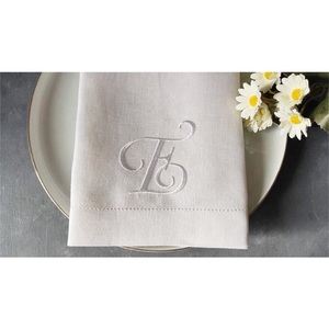 Vente en gros de serviettes brodées en coton monogrammé pour cocktail de table de mariage personnalisées avec logo pour restaurant de mariage - Product Image 6