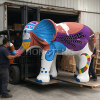 Patung Gajah Fiberglass Besar Lukisan Tangan, Patung Hewan Graffiti Kustom untuk Taman Bertema, Ornamen Lanskap Luar Ruangan