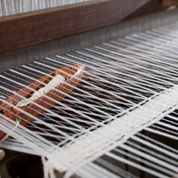 Fil de soie tissé 40/44D 8X3X3 pour pompons et tapis